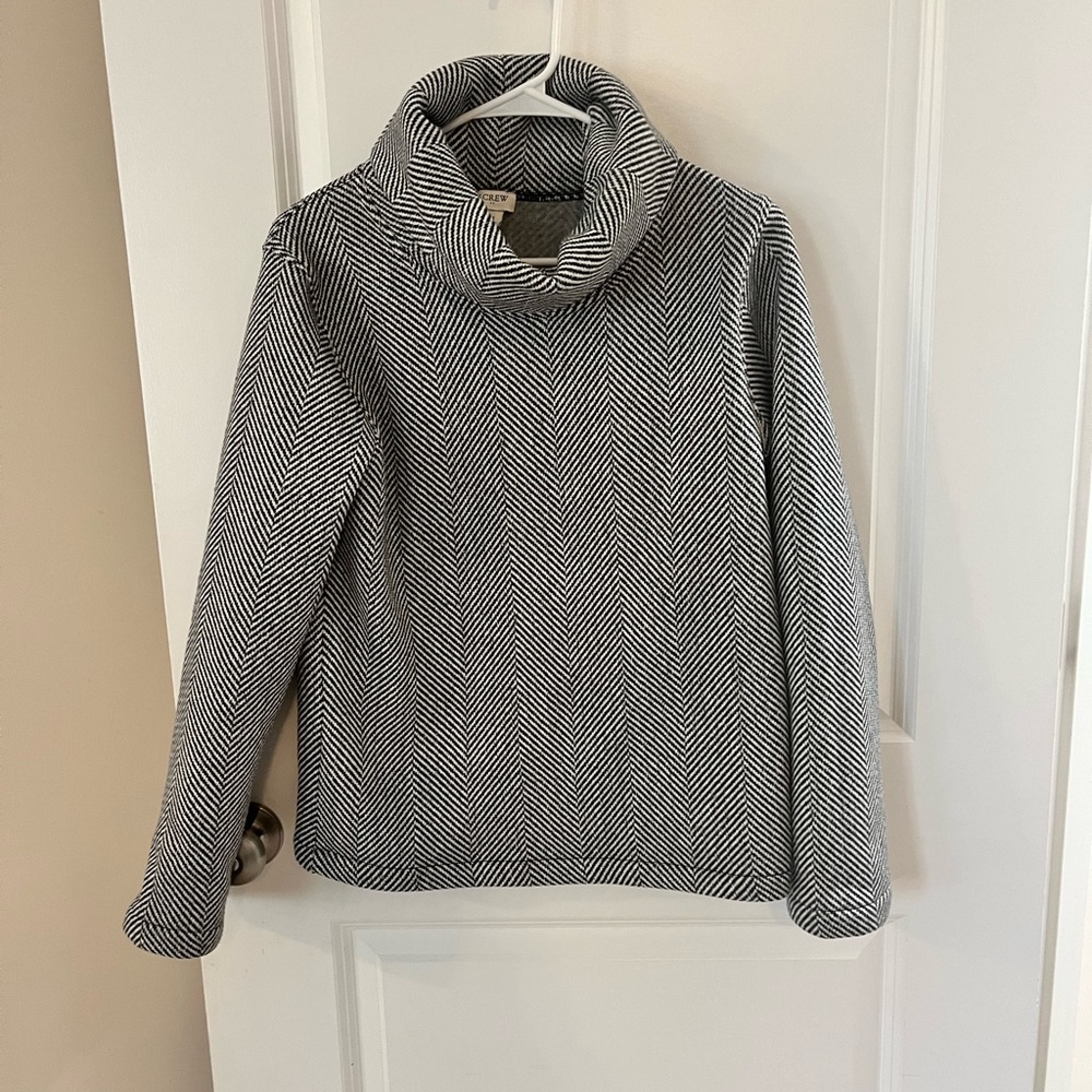 Funnelneck pullover 💐